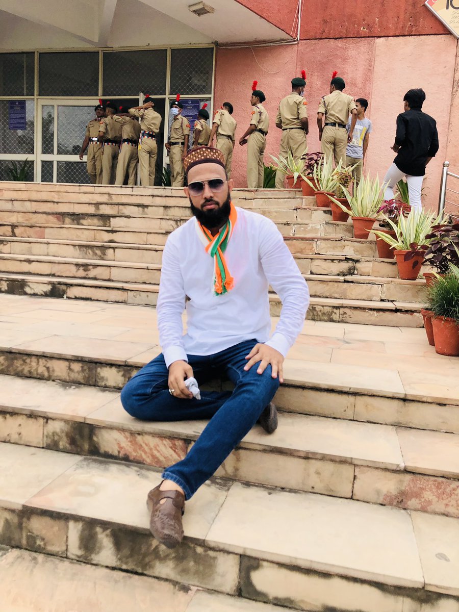 AzeemAs51292283's tweet photo. हर घर तिरंगा
 @khanumarfa @MinesMinIndia @PibLucknow @abpmajhatv @jmiu_official @ndtvindia @ravishndtv 
#azadikaamritmahotsav2022 #AzeemAshraf #IndependenceDay2022 #jamiamilliaislamia #AzadiKaAmritMahotsav https://t.co/wYFz876gZz