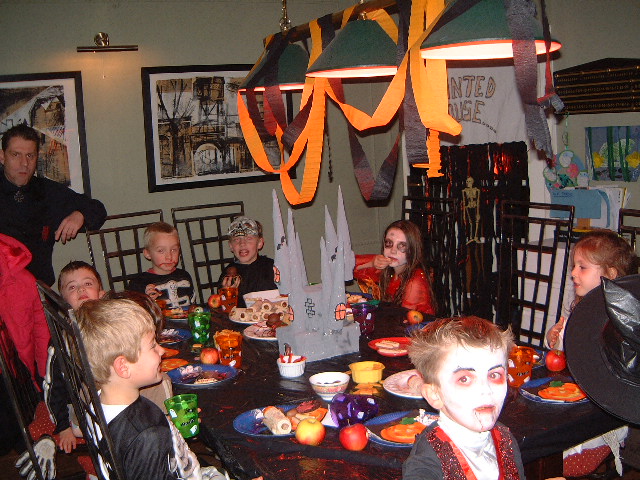 Raring2goNewcas's tweet photo. Now the weather has turned, it's time to start thinking about Autumn and Winter events. If you'd like information on great value print and digital marketing to local families, please get in touch. #raring2go #halloween #christmas https://t.co/jrwAagPv1f