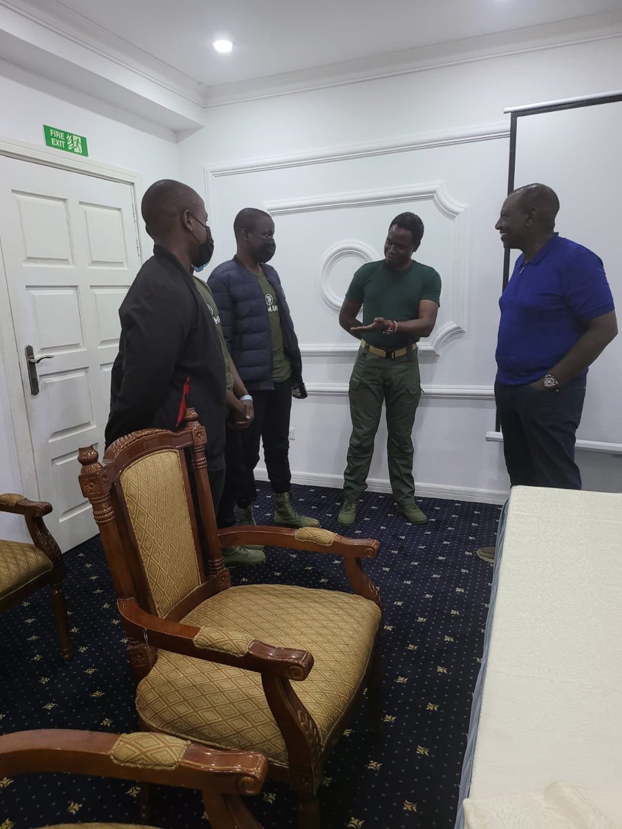 NelsonHavi's tweet photo. Congratulations my Friend, President-Elect, Dr @WilliamsRuto. At the beginning, everyone, including my family and friends doubted and disputed my decision to work with you, save for these 3 young men and the young lady. We are vindicated in many ways, your Excellency, my Friend. https://t.co/SnRwY4S7lY