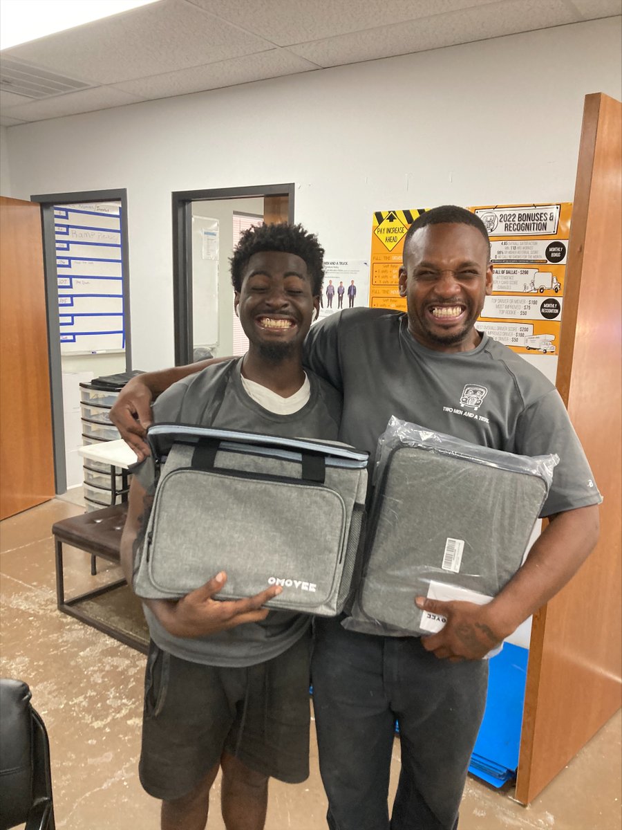 TMT_Dallas_TX's tweet photo. Last week we took some time to show our appreciation ๐for all the hard work our movers have put in this summer! #moversnearme #dallasmovers
๐214.349.6754
๐ปhttps://t.co/HPS1BgBa2H
๐งinfo0561@twomen.com https://t.co/5L1XEfrbG6