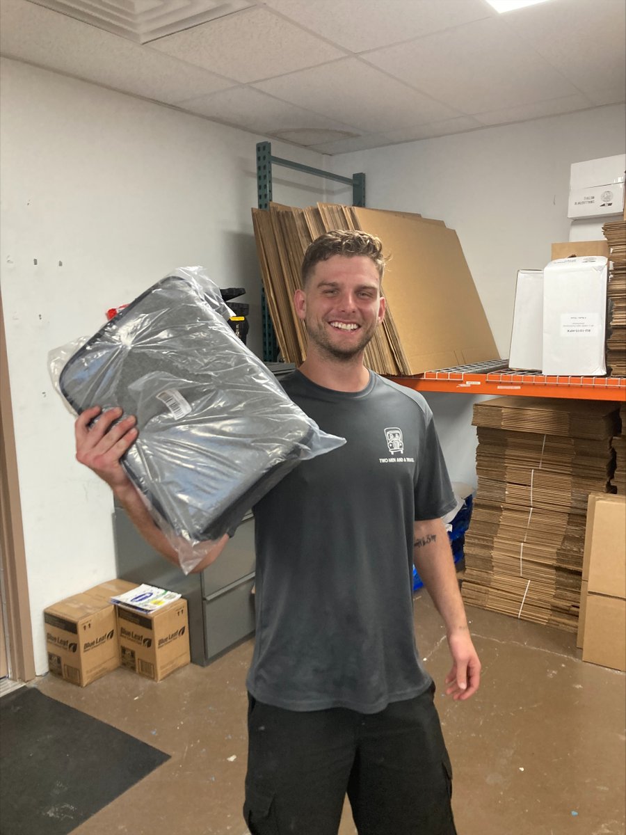 TMT_Dallas_TX's tweet photo. Last week we took some time to show our appreciation ๐for all the hard work our movers have put in this summer! #moversnearme #dallasmovers
๐214.349.6754
๐ปhttps://t.co/HPS1BgBa2H
๐งinfo0561@twomen.com https://t.co/5L1XEfrbG6