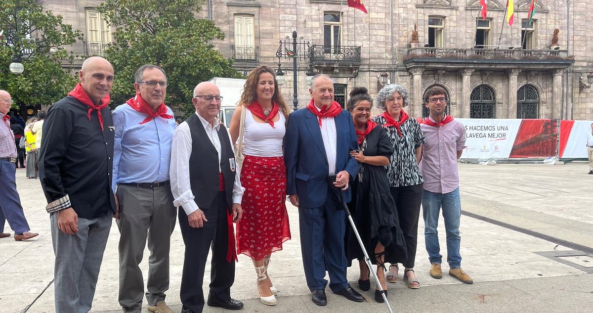 borjasai's tweet photo. La mejor manera de preservar nuestra historia es defendiendo nuestras raíces, por eso, esta mañana el #BulevarLDemetrioHerrero se ha abarrotado para #lograr que la #Jota sea #declarada #PatrimonioCulturalInmaterialDeLaHumanidad.

#VirgenGrande22
#Torrelavega
#LaPatrona https://t.co/BqlF4qLX74