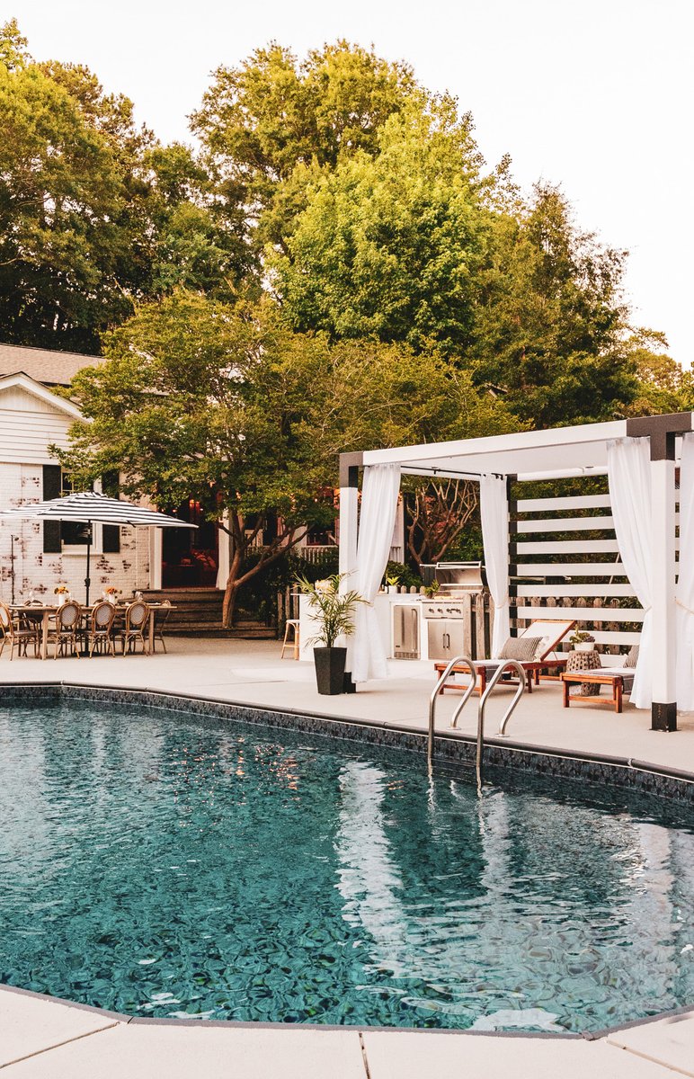 While we encourage you to foster #TheFireInside, it’s just as important to find time to relax and unwind.

Who else would love to take a mid-Monday snooze by this pool and outdoor kitchen?