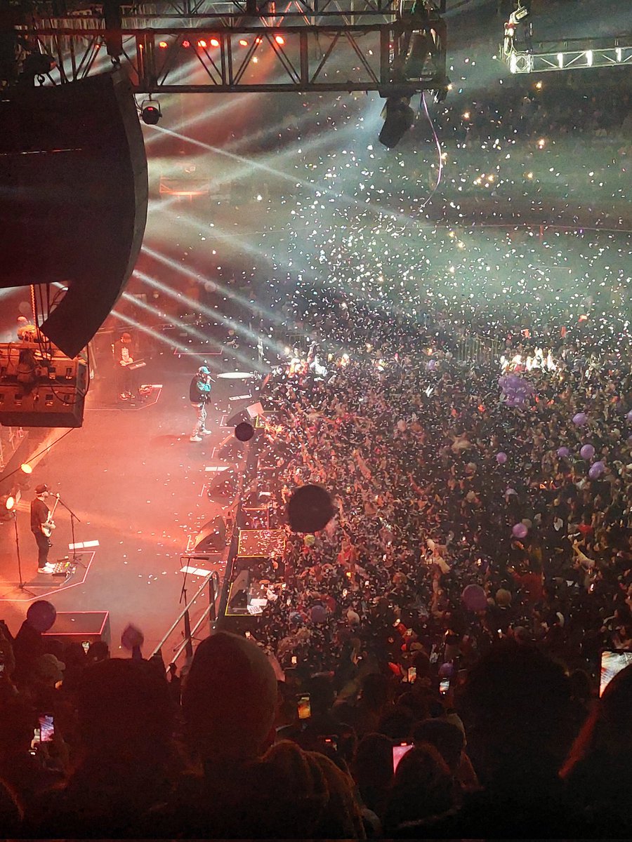 Sendoh98's tweet photo. @LITkillah que buen show el de ayer!! https://t.co/acnQfaQoD6
