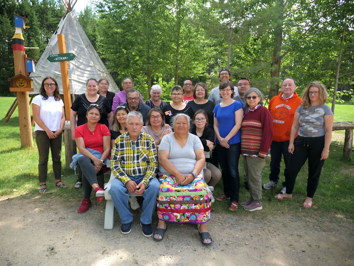 uOttawaMedia's tweet image. AVIS AUX MÉDIAS: La Section  @DrCiviluOttawa
@uOttawa est heureuse d’inviter les #médias au lancement du 1er programme Certificat en droit autochtone en français au Canada

L'accueil de la 1ère cohorte + mots de @recteurUOpres @DavidLametti @MEveSylvestre

bit.ly/3dxFFkY