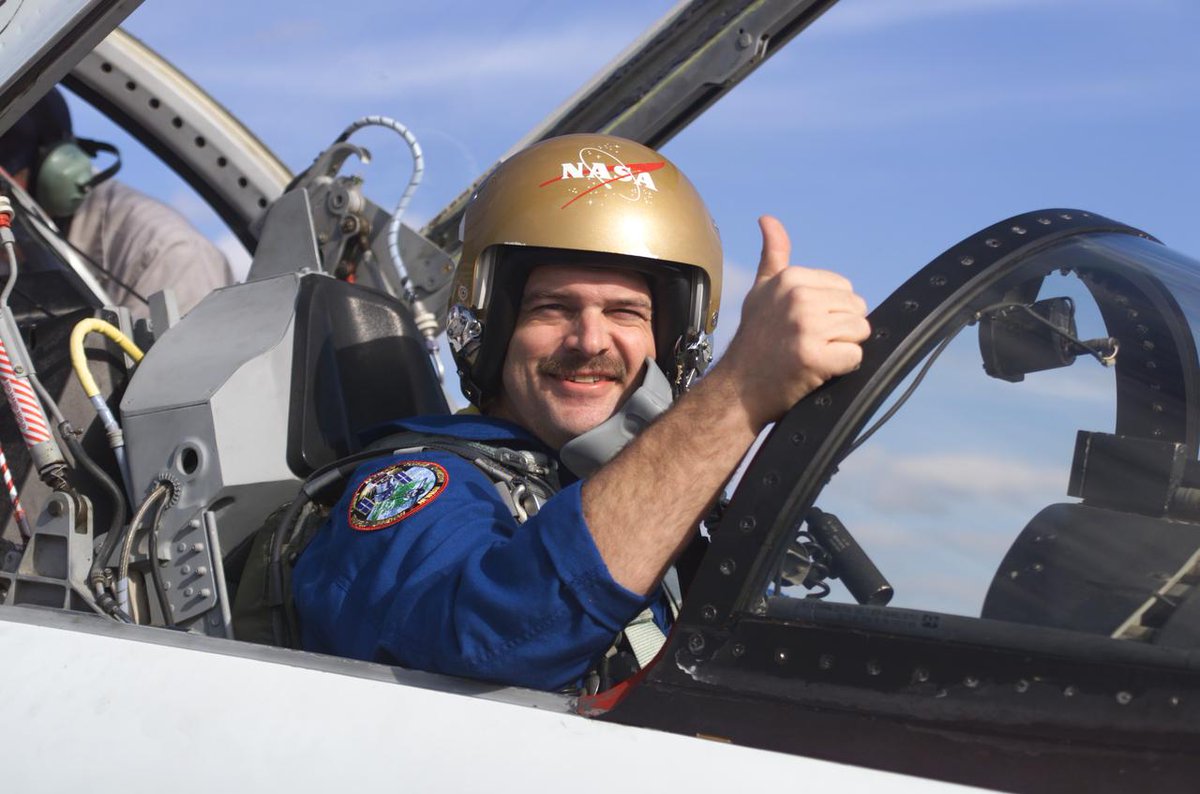 NASAhistory's tweet photo. Happy birthday to NASA's real-life #TopGun!

Scott Altman is a veteran of 4 Shuttle missions (STS-90, -106, -109, &amp; -125), but before his astronaut days, he was an F-14 pilot. "Scooter" even performed stunts for the 1986 film Top Gun (featuring one of his other digits). https://t.co/6F1puARg48