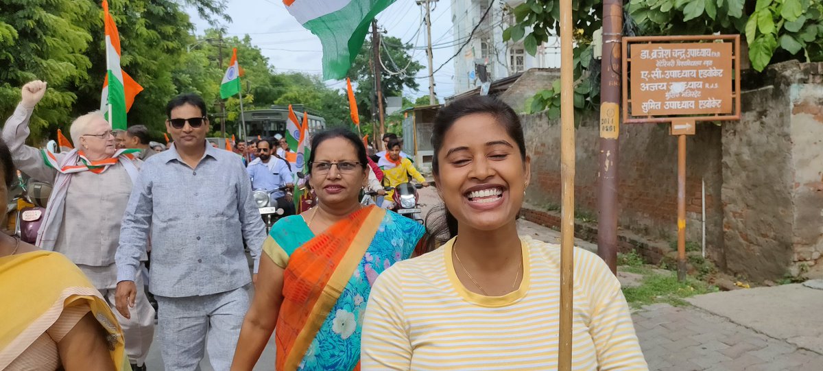SavingsMathura's tweet photo. Savings agents of Mathura convened tiranga yatra/bike rally nd celebrated 'Azadi Ka Amrit Mahotsav ' on independence day with great enthusiasm nd patriotic fervour @DDSavingsAgra @IndiaPostOffice @RedTapeMovement https://t.co/yoTsYMhBaY