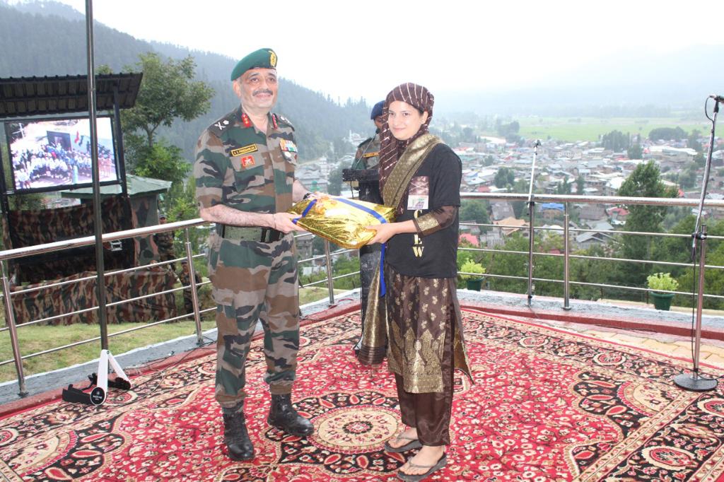 AlamDar1917's tweet photo. Independence Day Celebration at kupwara.Civil dignitaries of Kupwara district also took part in the celebration along with the army cultural dance and song performances by students of AGS Wayne and Basera-e-tabassum. https://t.co/XUgi8BTs3i