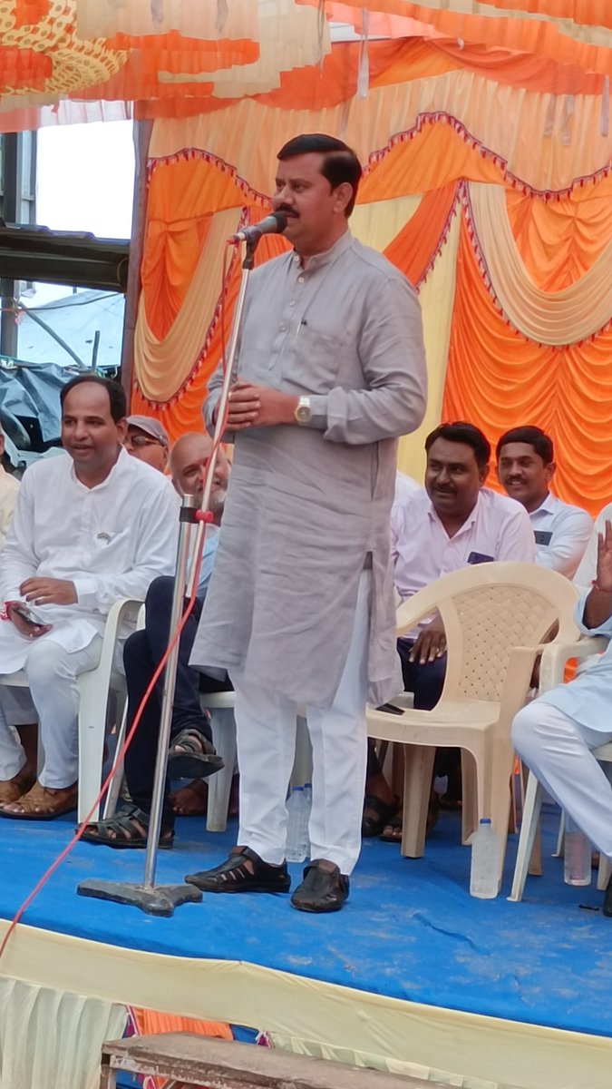 JagdishMakwana_'s tweet image. પાટડી ખાતે નગરપાલિકા દ્વારા 6 સ્થાન ઉપર &quot;ડ્રિંકિંગ વોટર એટીએમ&quot; (5 રૂપિયામાં 20 લીટર મીનરલ વોટર) નું તેમજ નગરપાલિકા સહયોગથી પાટડી ચાર રસ્તા ઉપર રીનોવેશન થઈ નવા બસ સ્ટેન્ડનું લોકાર્પણ આજરોજ મારા હસ્તે કરવામાં આવ્યું.