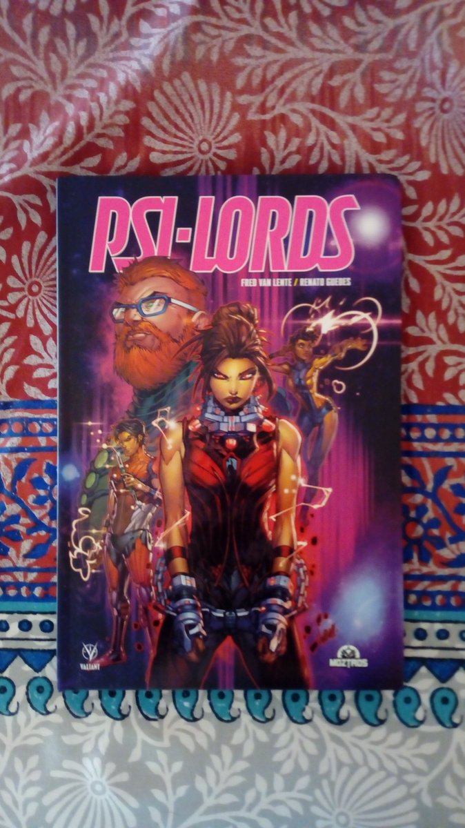 JosePortland's tweet photo. Mi primo me ha regalado este tomo de #PsiLords que ha publicado @EsMoztros 💖💖💖 https://t.co/tWmAjuFQXm