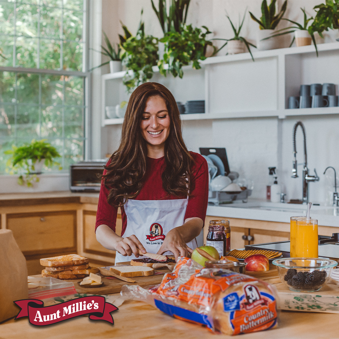 School is back in session!  We know you can never go wrong with sandwiches made with Aunt Millie’s bread, but what else are you stocking your pantry with this school year?

#AuntMillies #bread #buns #sandwich #backtoschool #pantry #food #foodie #lunch #dinner