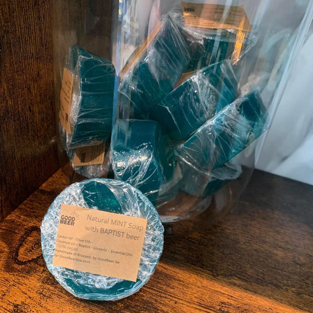 SpaBeer's tweet photo. Come and discover our brand new solid shampoo with mint and hops from beer 🍻

▶️https://t.co/ycolVk7dw1
▶️https://t.co/jZsKalwSZ7

#goodbeerspa #spa #wellness #likeforlike #followus #beershampoo #beer #brussels #handmade #handcraft #solidshampoo #hops https://t.co/iGqgqPwLrU