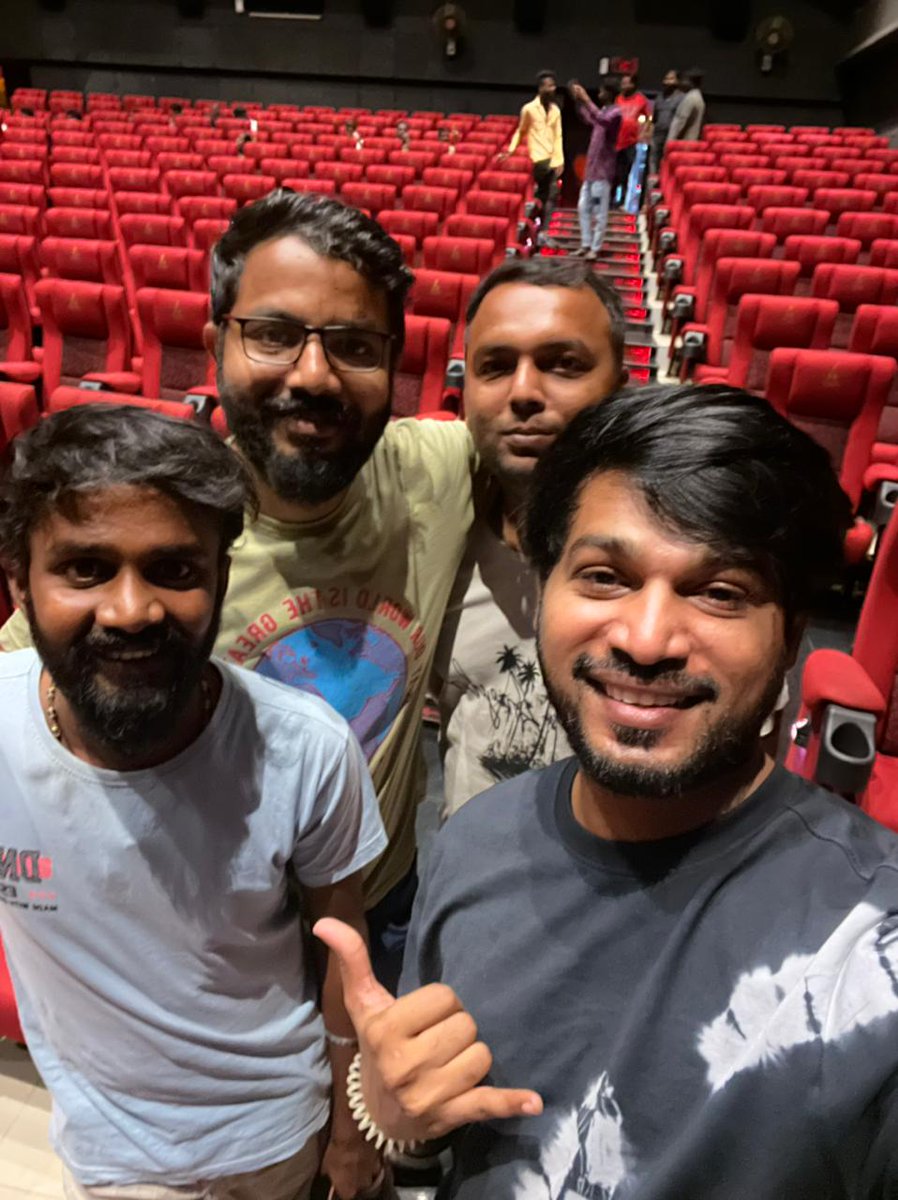 yoagandran's tweet photo. Pepping up before the shoot of @KuviyamMedia.prod no.1 .. Seems to be a great auditorium  @AnandCinemas is easily the best cinema in KK dist.  @ActDheena
@RakshanVJ @unnisankar1987

#Viruman #Rakshansnext https://t.co/W22VReBHk1