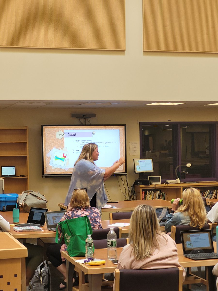 dotydarryl's tweet photo. Integrating technology lesson with Beth Dowd and everyone is fully engaged!
#TechCampTaughtUs #TechCamp2022 #TCSD https://t.co/h8eNWLDeJs