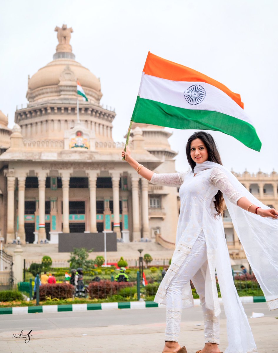 Gorgeous #HarshikaPoonacha @actressharshika 🇮🇳

#IndiaAt75 #IndependenceDay2022