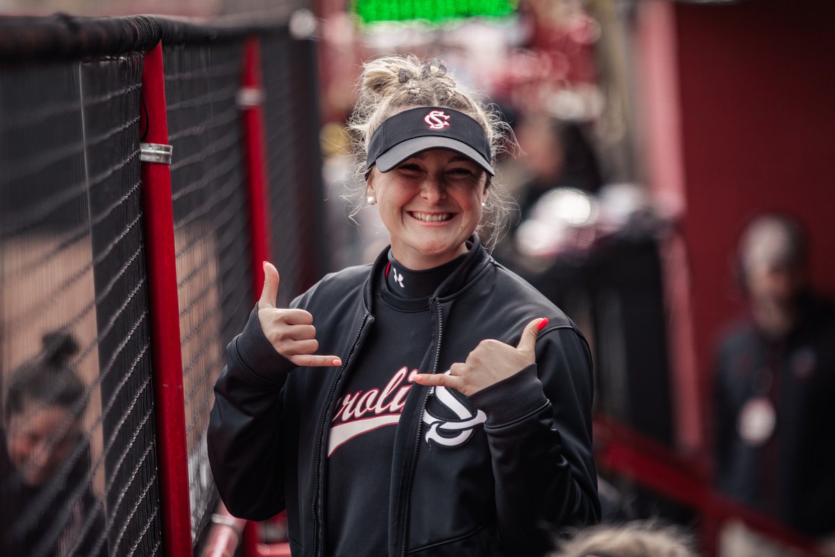GamecockSoftbll's tweet photo. It might be Monday, but we are 𝐒𝐎 excited to see our softball family tomorrow for our first team meeting of the year!
#Gamecocks🤙 https://t.co/WLmaEDsnro