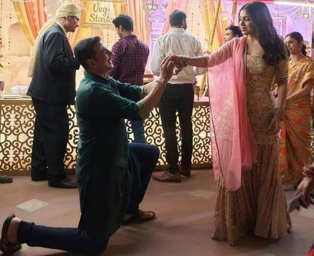 kolhapurAkkian's tweet photo. #RakshaBandhan film in luv with @bhumipednekar performance
She was powerfull in #TEPK in this film she give her heart too
Thank u bhumi jii @akshaykumar @aanandlrai
The scene were bhumi says to her father de do 3 month ki time so sweet of her β€οΈ
Meri taraf se ek #KanganRuby https://t.co/4tWfQ83c1i
