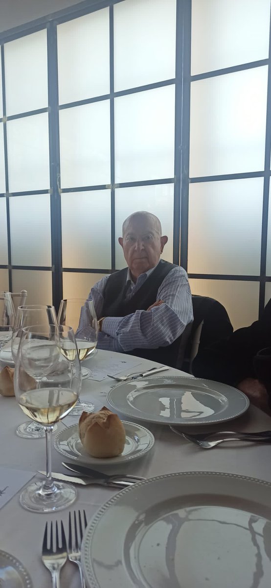 🔴 La familia pide la colaboración ciudadana para encontrar a Alberto Toyas.

👉🏻 Ha desaparecido a las 11 horas en la zona de Duques de Nájera de Logroño. 

👉🏻 Tiene 93 años, es de complexión delgada y se apoya en un bastón.