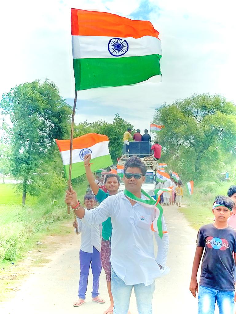 SunilbadshahS's tweet photo. दिल दिया है,
जान भी देंगे ये वतन तेरे लिए 🇮🇳❤️ https://t.co/m3Y2cXUesK