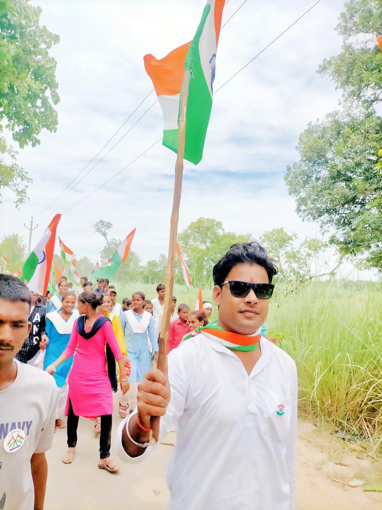 SunilbadshahS's tweet photo. दिल दिया है,
जान भी देंगे ये वतन तेरे लिए 🇮🇳❤️ https://t.co/m3Y2cXUesK