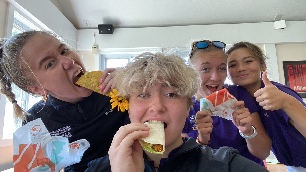 bleachercreat23's tweet image. tacos for the win! girls varsity golf beats mineral ridge 208-231! nice win ladies #gobadgers