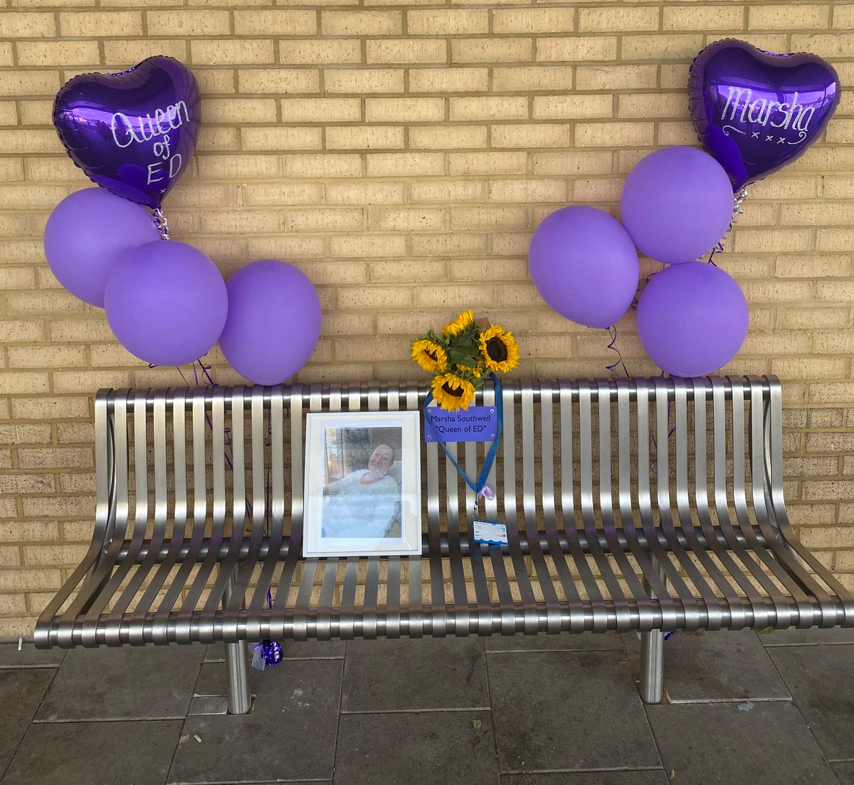 Today we held a memorial morning for our <a href="/capone55/">marsha southwell</a> 💜
Thank you to everyone who attended 💜
And thank you to Sarah Mosely for arranging this bench and beautiful plaque for us 💜
<a href="/BHRUT_NHS/">BHRUT NHS 🏥</a> <a href="/BHR_ED/">KGH & QH Emergency Departments</a> <a href="/Ericalennon12/">Ericalennon</a> <a href="/HarinderSahota2/">Harinder Sahota</a>