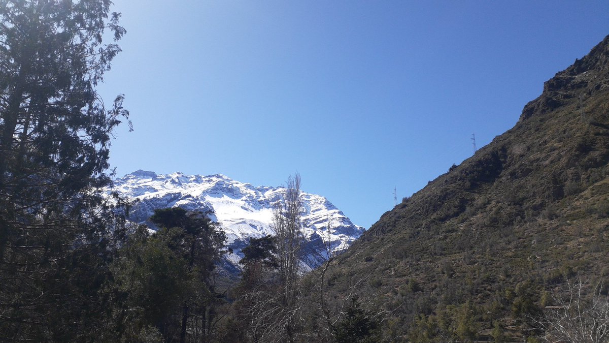BarrosOrrego's tweet photo. @CFLosLibertador Otra vez las malas condiciones climáticas.... No se lo cree nadie de los que esperamos la apertura del camino (esta foto es de ahora)..... ¿Porque no colocan que están en labores de despeje (tampoco se la creen)... o simplemente que es festivo?..
Pésima gestión del camino!!! https://t.co/08uouiLFwe