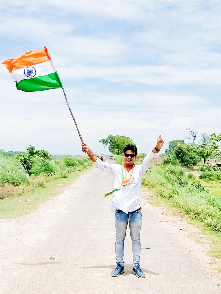 SunilbadshahS's tweet photo. सारे जहां से अच्छा हिंदुस्ता हमारा 🇮🇳❤️ https://t.co/kkuZyFkR3J