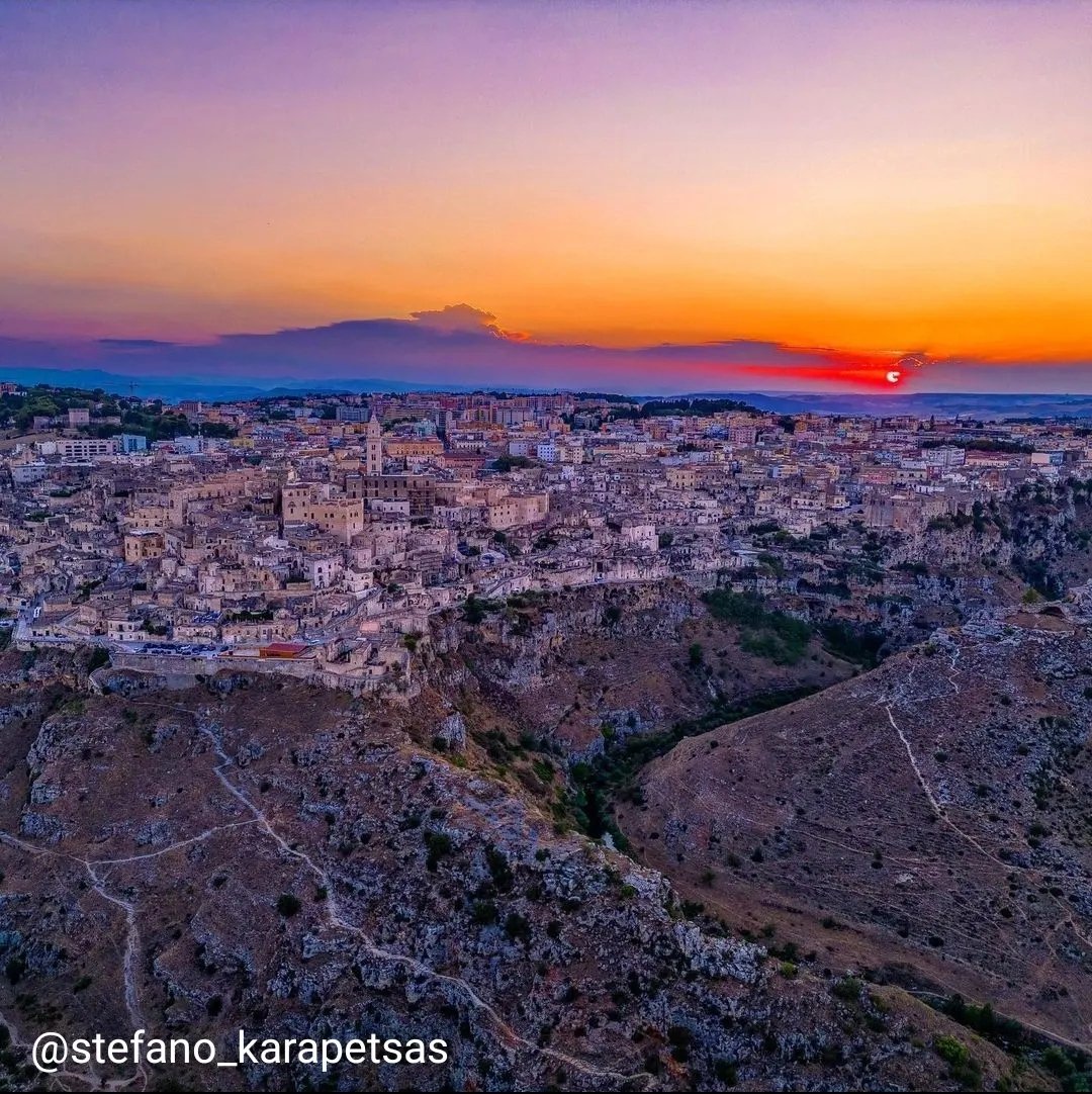 È con i colori dell'estate lucana che vi auguriamo buon #Ferragosto, igers ❤

📸 @ stefano_karapetsas 

Condividete i vostri contenuti digitali con noi taggando @ igersmatera e utilizzando gli hashtag
#igersmatera
#igersbasilicata
#igersitalia 😉
