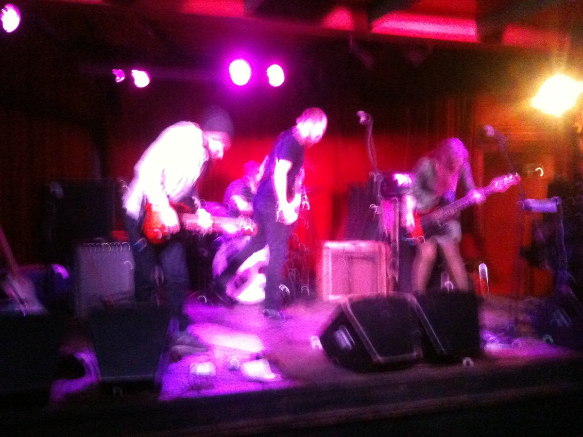 cinderinc's tweet photo. This popped up in my feed today @BenjiHeywood - Summer Darling playing Chop Suey in Seattle 11 years ago.  Forgive the potato pic. https://t.co/xxu6hK0xhd