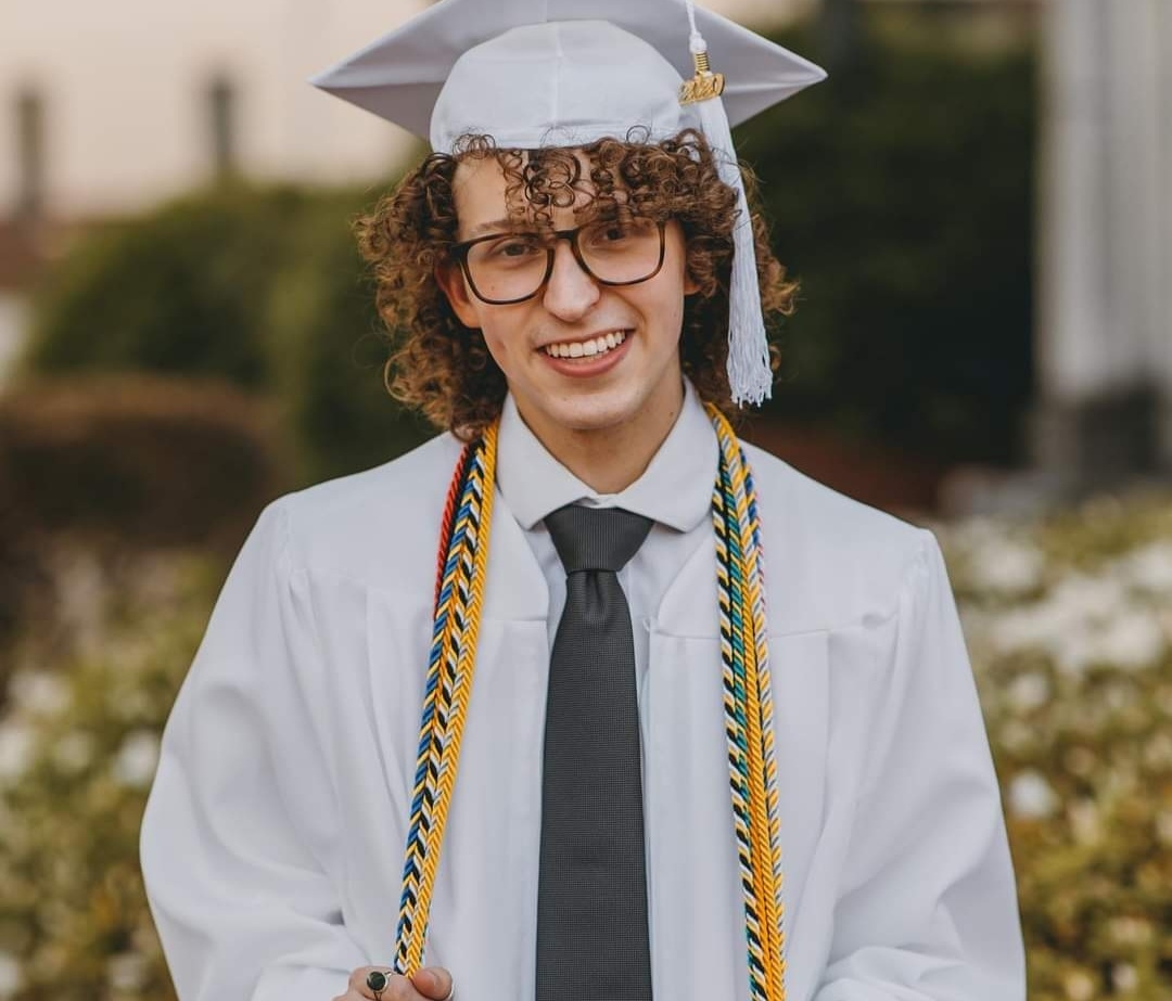 LiveOnPoint's tweet photo. A big SHOUTOUT to former Cleveland Teen Board Member Addison Harris! Addison was the Bradley Valedictorian in May and starts at Harvard in a week. We are so excited to see all that you will accomplish on your path to thrive!
#LiveOnPoint #OnPoint #DirectionForLife https://t.co/XHuQptaWKZ