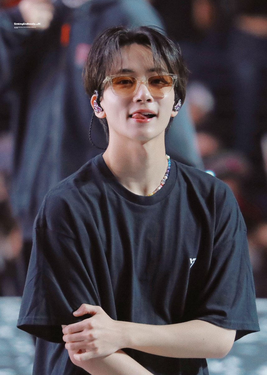 JEONGHAN TONGUE 🖤👅🤍 <a href="/pledis_17/">세븐틴(SEVENTEEN)</a>