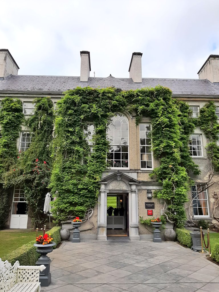 MichelinGuideUK's tweet photo. #PesqueraCrianza intelligently matched with Anjou pigeon by @jonhkelly1981 at 
Lady Helen @mountjuliet Estate 
#MICHELINStar #Kilkenny #Ireland 
https://t.co/AvR4LBDvbh https://t.co/bua7IQyIAo