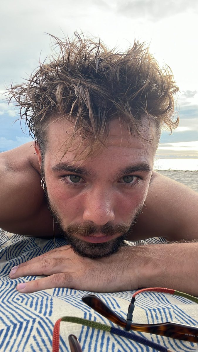 CarlosCuevas44's tweet photo. ferragosto orizzontale 👀🌅 https://t.co/OFEYx9wXuI