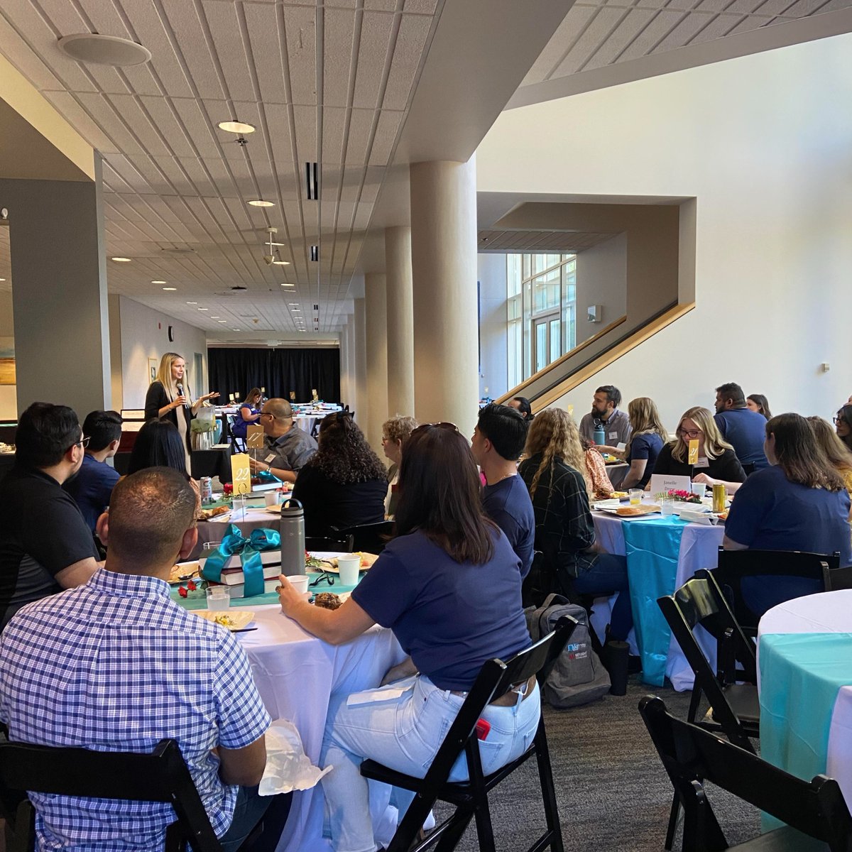 WillametteLaw's tweet photo. Orientation week is kicking off with a welcome breakfast for our incredible group of first-generation students! The Willamette Law community is so proud of these students and is cheering for their success! #FirstGenerationLawStudents #MakersOfChange https://t.co/0XGqixBvIy