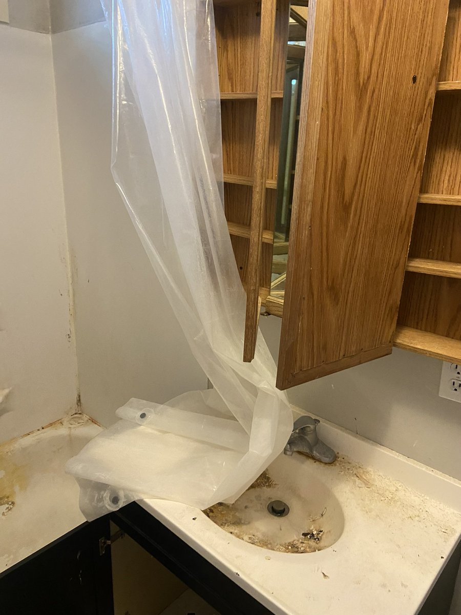 bh_endrix's tweet image. This is the condition of the property my bf moved in to today through BSU rentals in Muncie. Trash, mold, grime, URINE in the carpet! Absolutely disgusting.