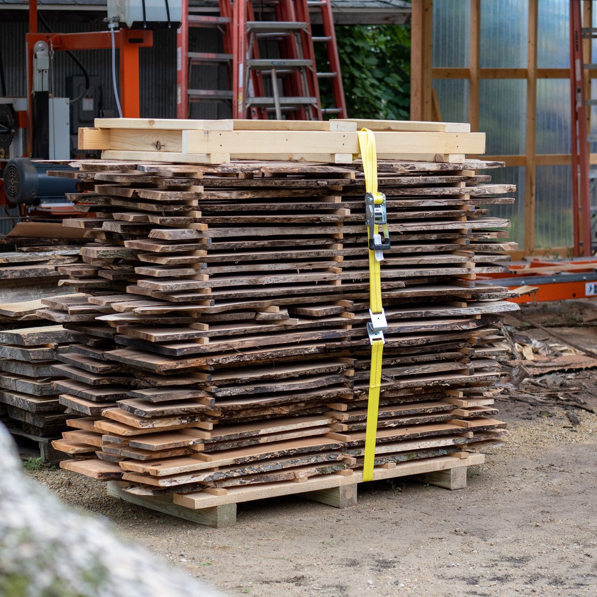 WorkshopGardens's tweet photo. Nice rack of 4/4 black walnut charcuterie board stock milled up on the @woodmizer_usa LT15W Electric not so #portablesawmill All stacked up on a 530 #slabskids ready for the kiln #workshopatthegardens #sawmill #woodmizer #locallumber #minnesota #minnesotawood #walnut #mn https://t.co/89jjsXCkSb