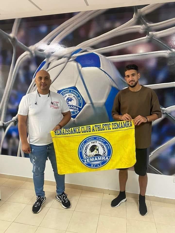 SPORTMAROC2's tweet photo. رسميا نادي نهضة الزمامرة يوقع للاعب السابق لكل من حسنية أكادير و المغرب التطواني المتألق عماد الكيماوي.

#maroc #Algerie #Tunisie #rca #mco #raja #mouloudia #wac #hus #mat #maS #irt #mat #kac #asfar #fus #sccm #rsb #rcoz #rcaz #wac #wydad #wac #Mercato #maroc #botola https://t.co/M6XpAreUyj