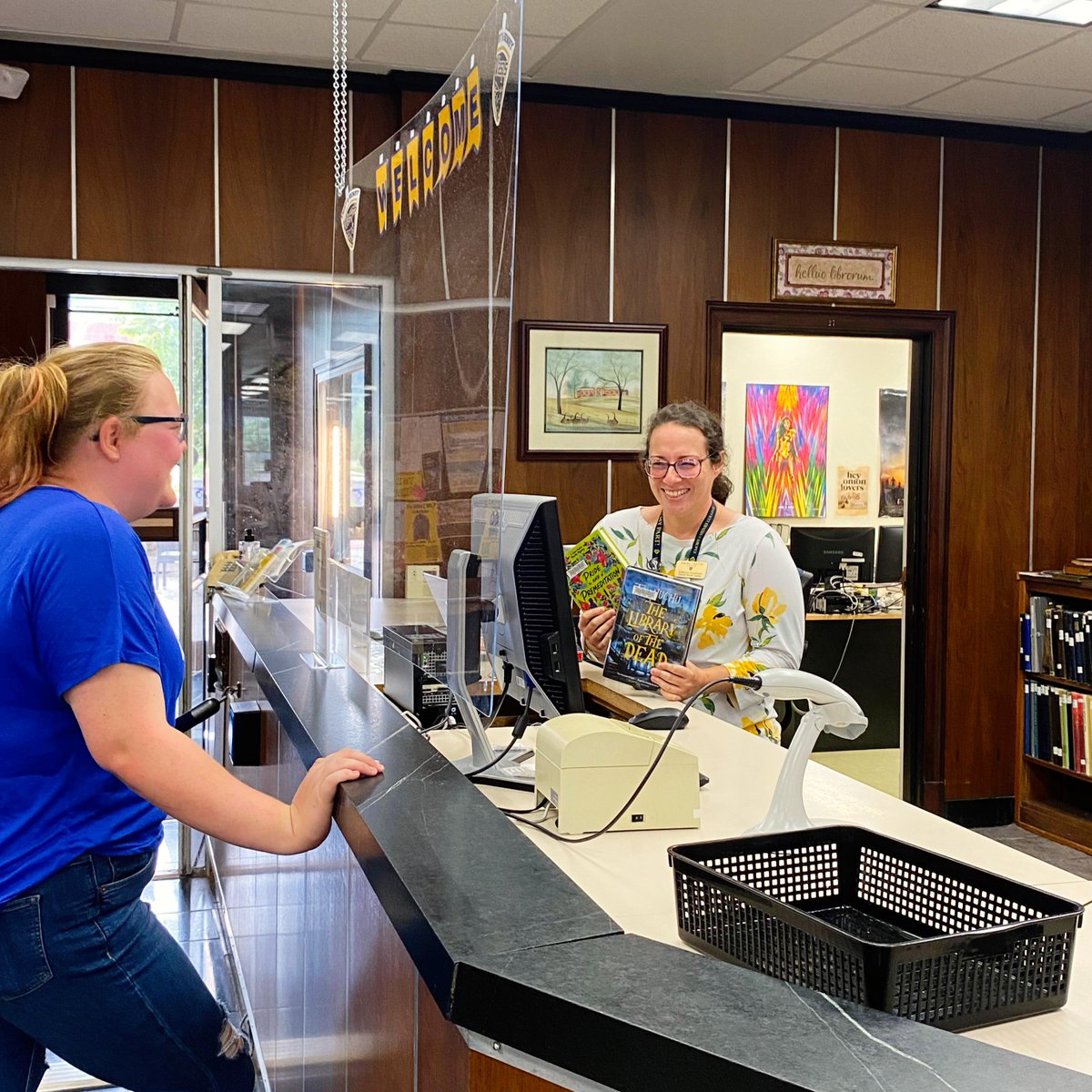 EHCLibraries's tweet image. The staff of the E&amp;amp;H Library want to welcome all new, returning, and transfer students! Books, study rooms, librarians, databases and so much more await you! Good luck with your semester! #ehclibraries #kellylibrary #firstweekofclass #collegelife