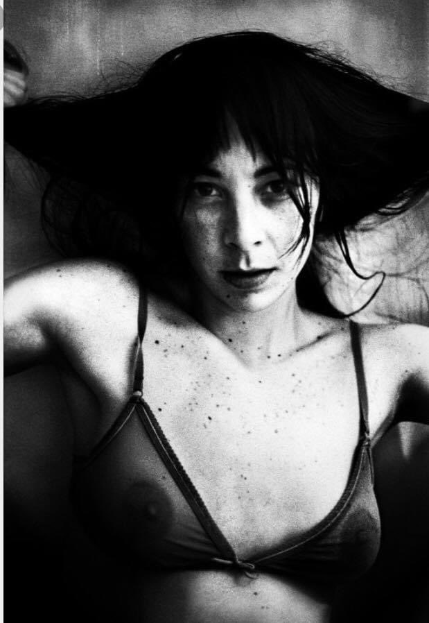 palomag57755444's tweet photo. #AndersPetersen #fotógrafo sueco nacido en el 1944 fotografiaba marginales, la foto de la pareja se usó para portada de un disco de #TomWaits. La del bar pertenece a una serie impresionante llamada "café lehmitz" https://t.co/agg6uMwWGF