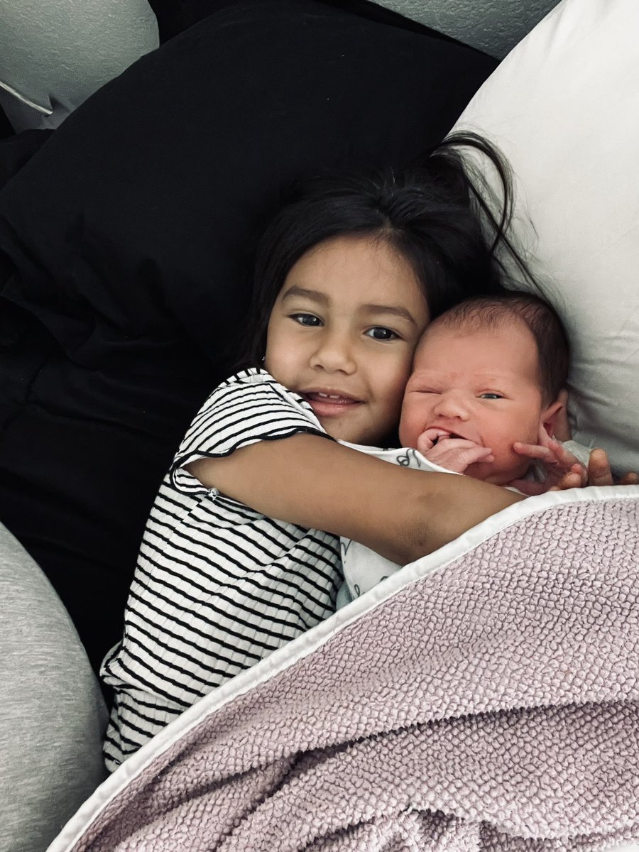 faabi_ruizz's tweet photo. Life update : 

We became a family of 4! House run by girls 🌸 https://t.co/QH4a17aQgn