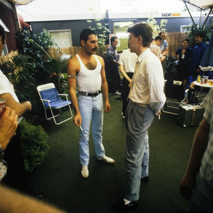 HistoryInPics's tweet photo. Freddie Mercury And David Bowie Backstage At Live Aid 1985 https://t.co/cgA41UEUKG