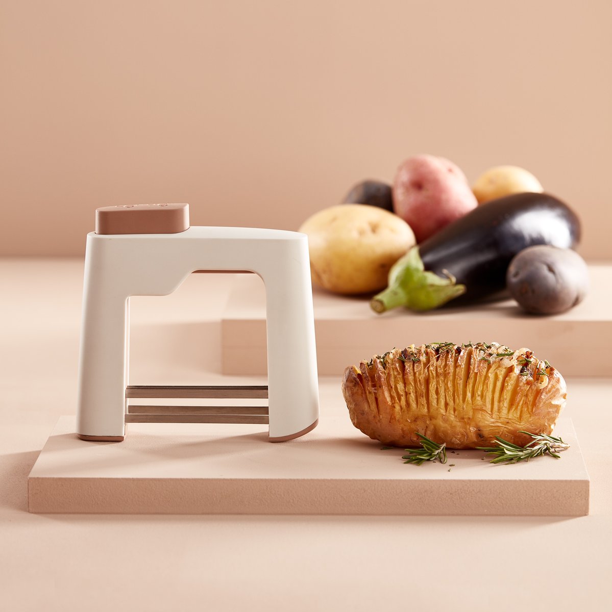 LocalRoot221's tweet image. Make gorgeous hasselback potatoes, veggies, and fruits with the @Lekue Hasselback Cutter for a crunchier and tastier alternative to simple baked or grilled vegetables!

Shop now: l8r.it/ReyO
.
.
#localroot #lekue #popcornmaker #silicone #geniusproduct #musthaveproduct