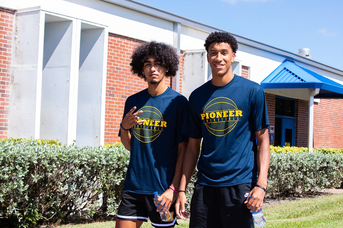 IRSCTheRiver's tweet photo. We spotted several student athletes from @IRSCAthletics on Massey Campus today! Be sure and cheer them on this year! Find schedules and more information at https://t.co/3Bf7vMCAjv.

#IRSCProud #IRSCAthletics #IRSCRiverlife https://t.co/cNPJ1AehnE