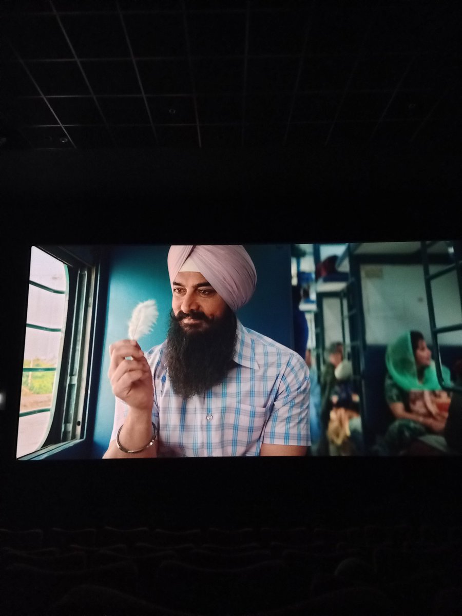 just watched #LaalSinghChaddha it was a roller coaster fo emotions, laughed and cried in one movie. master piece.
#LaalSinghChadha
#AamirKhan