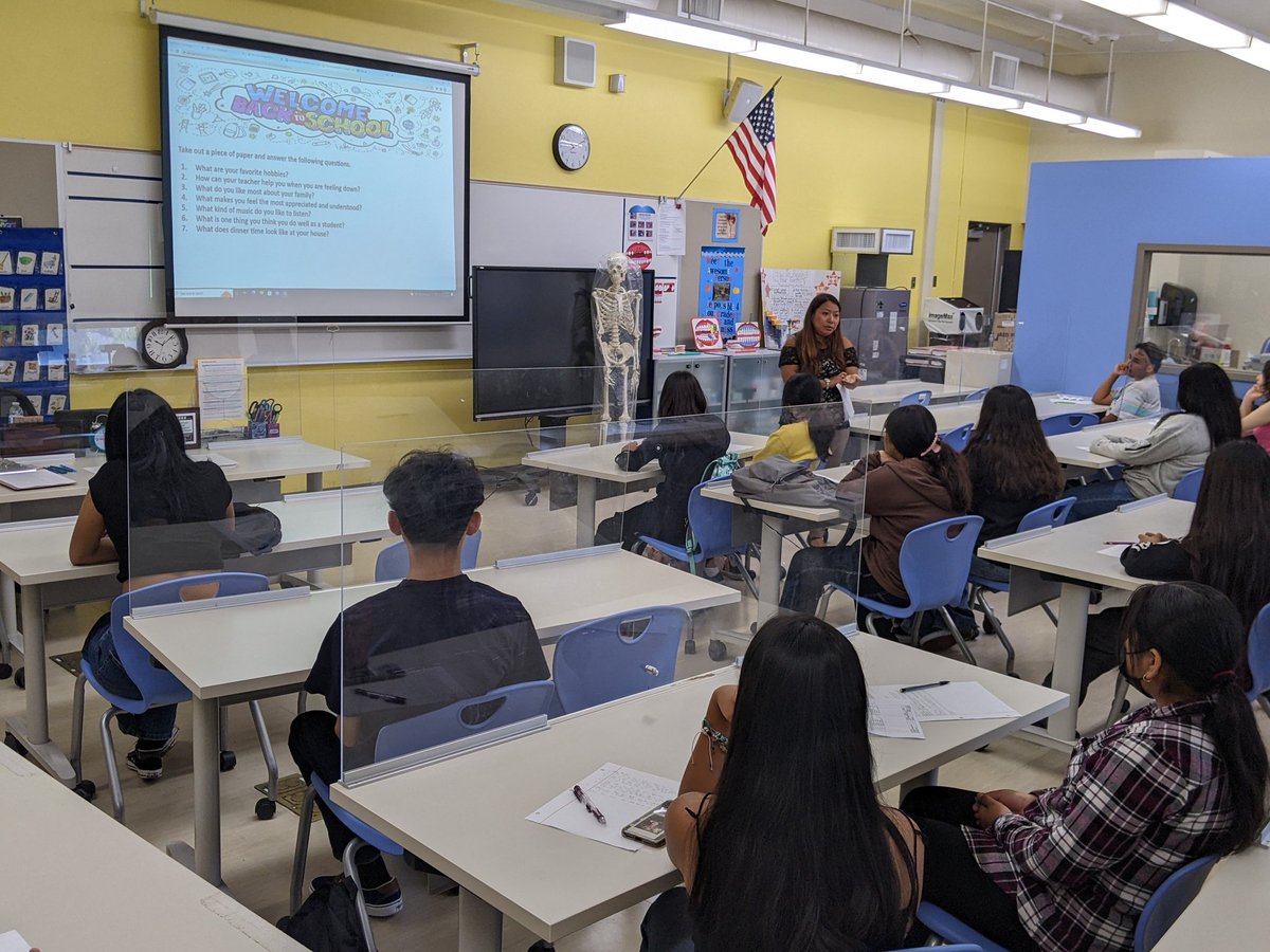 Disbell_edu's tweet photo. First day of classes for our CTE medical pathways at Valley HS! #FalconFever #CTEsausd #SAUSDstrong #WeAreSAUSD #SAUSDbetterTogether https://t.co/lQwIoe3yyG