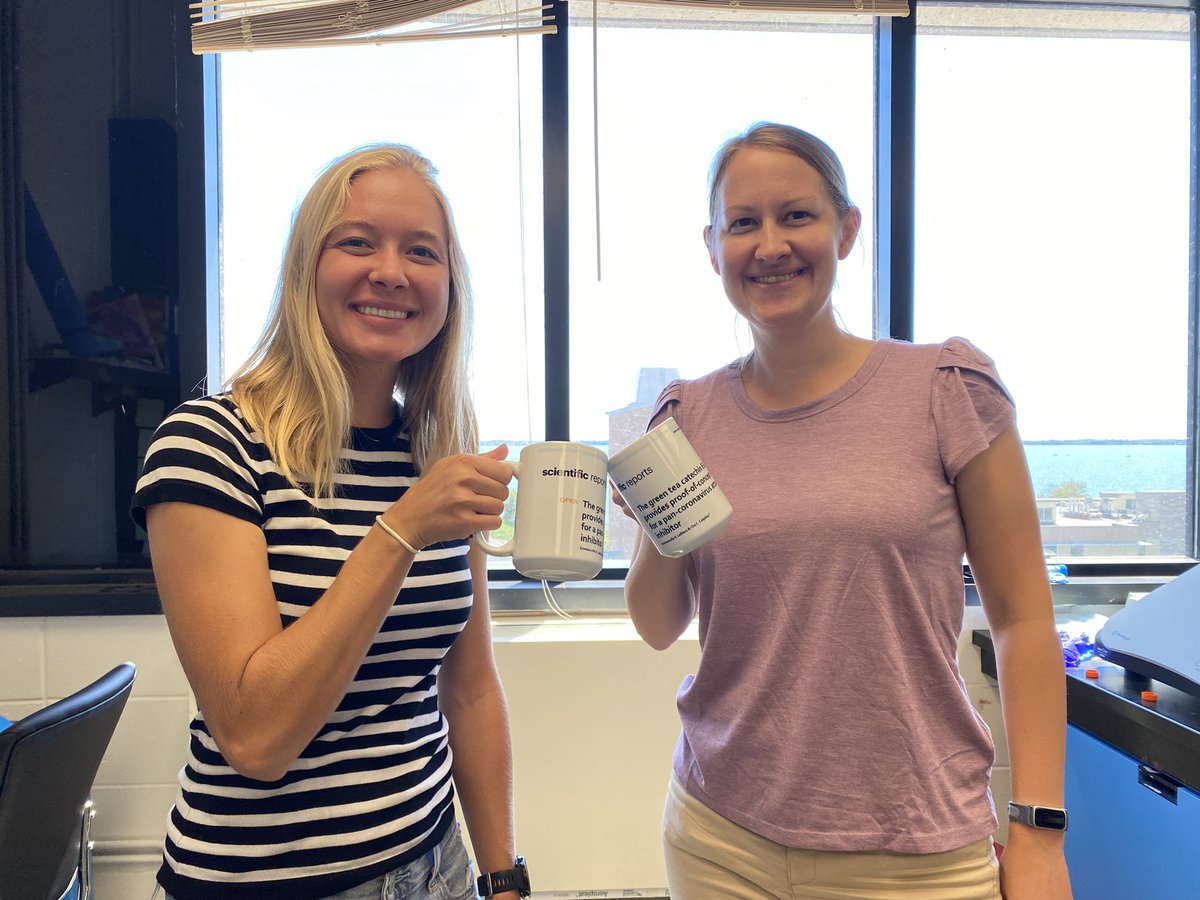 Celebrating @emmavleblanc’s recent @SciReports paper with some personalized swag courtesy of @ctlohans! 🥂 (Don’t worry, the mugs are still empty - we’re not drinking in the lab!)