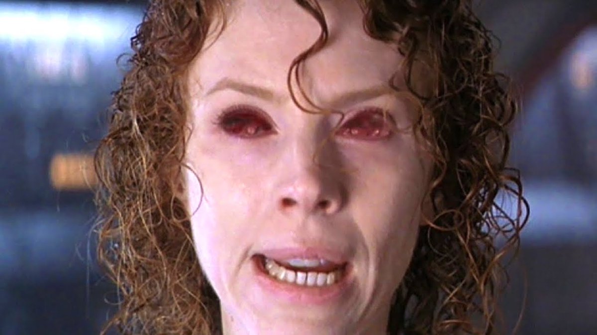 horrorlosers's tweet photo. 25 años de EVENT HORIZON, la película que imaginaba el terror de casa encantada en el espacio, una pesadilla de ciencia ficción que incorpora elementos de HELLRAISER y THE SHINING en una nave e influyó en videojuegos como DEAD SPACE. Aún hoy la mejor obra de Paul W. S. Anderson. https://t.co/2TaIXYIfuB