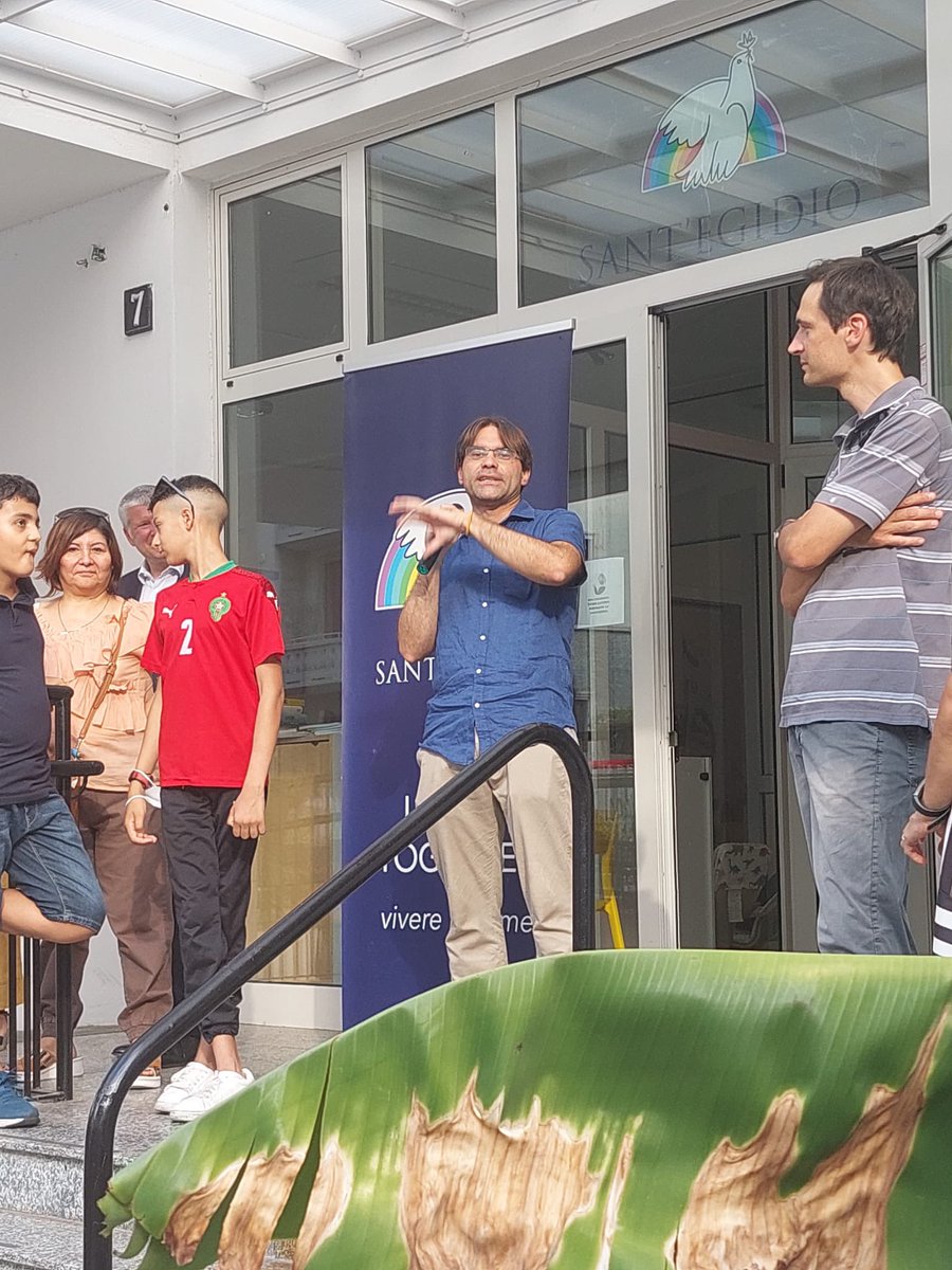 PastaStefano's tweet photo. #Anguriata di #Ferragosto al #Corvetto #Milano con @santegidionews per dire insieme #LivingTogether I tempi difficili si superano insieme, non urlando ‘prima quelli uguale a me’. Ponti, non muri! https://t.co/cV7CZbTHvf