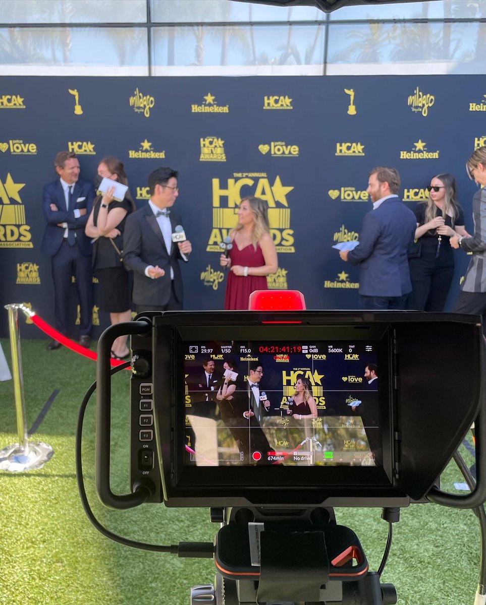 ask_sari's tweet photo. .@rickhong and I starting things off on yesterday’s red carpet for the #HCATVAwards 🌟  @HCAcritics https://t.co/JWTxLy9XoI